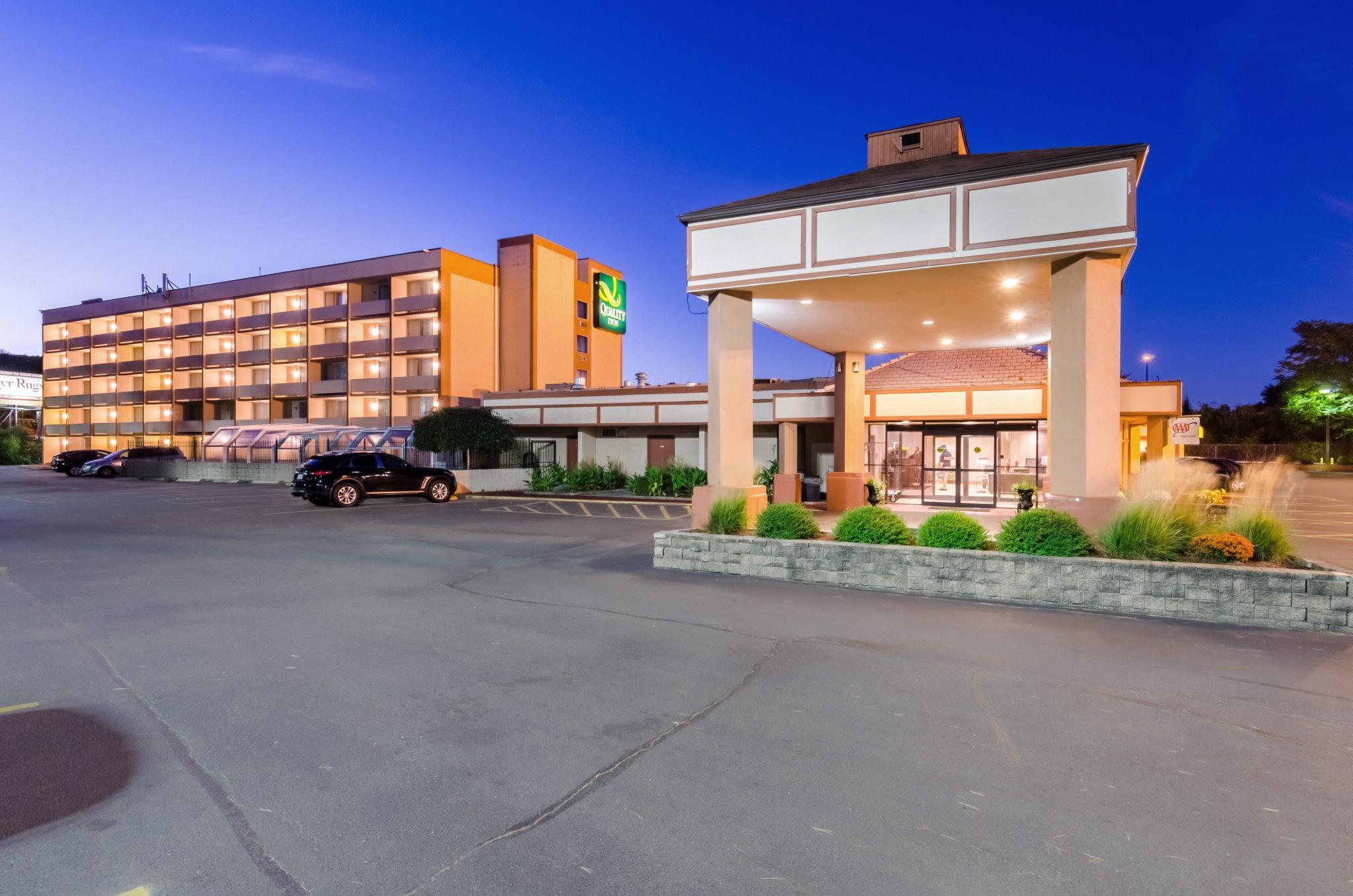 Quality Inn Вэст спрингфильд Экстерьер фото