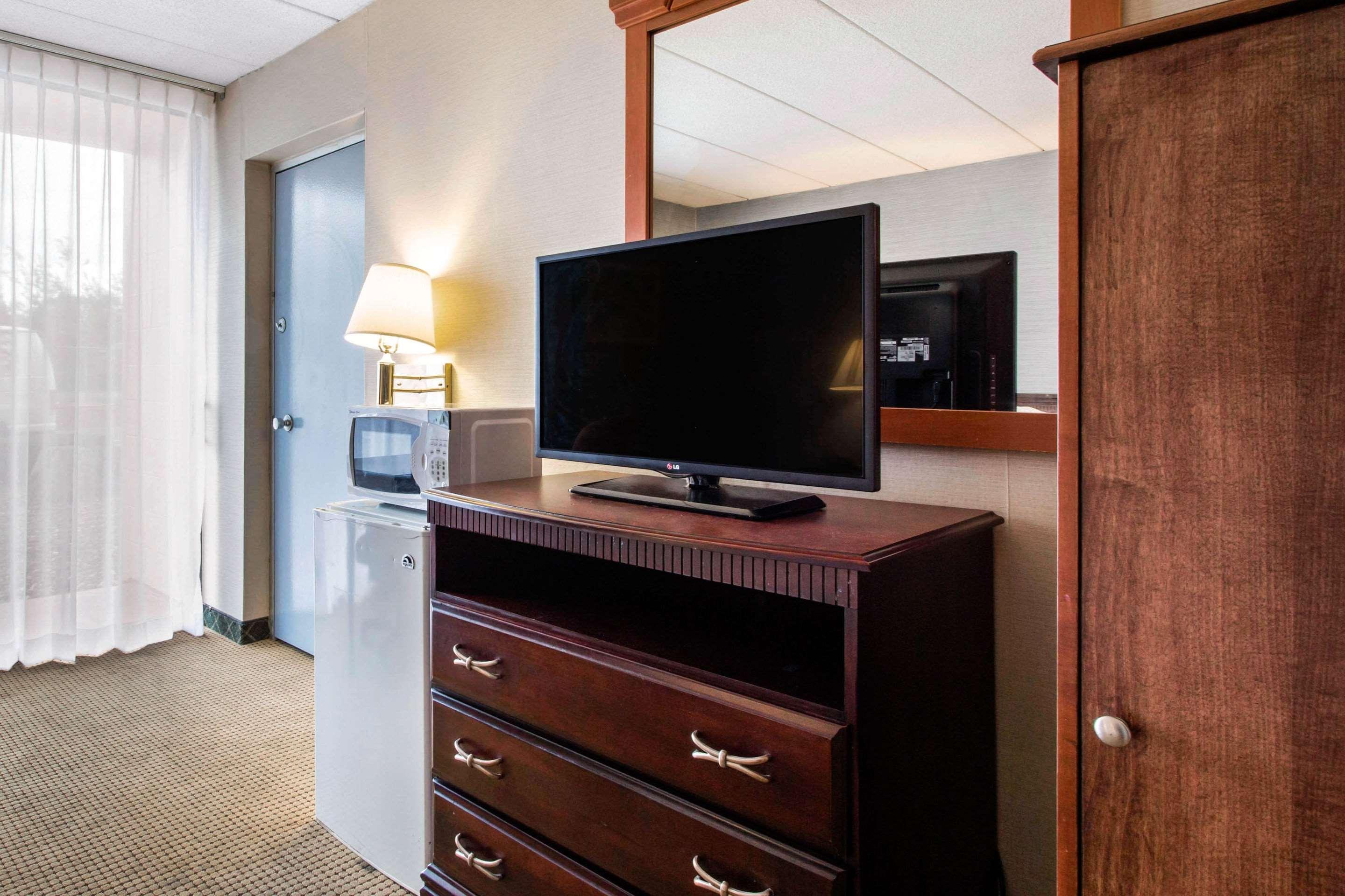Quality Inn Вэст спрингфильд Экстерьер фото